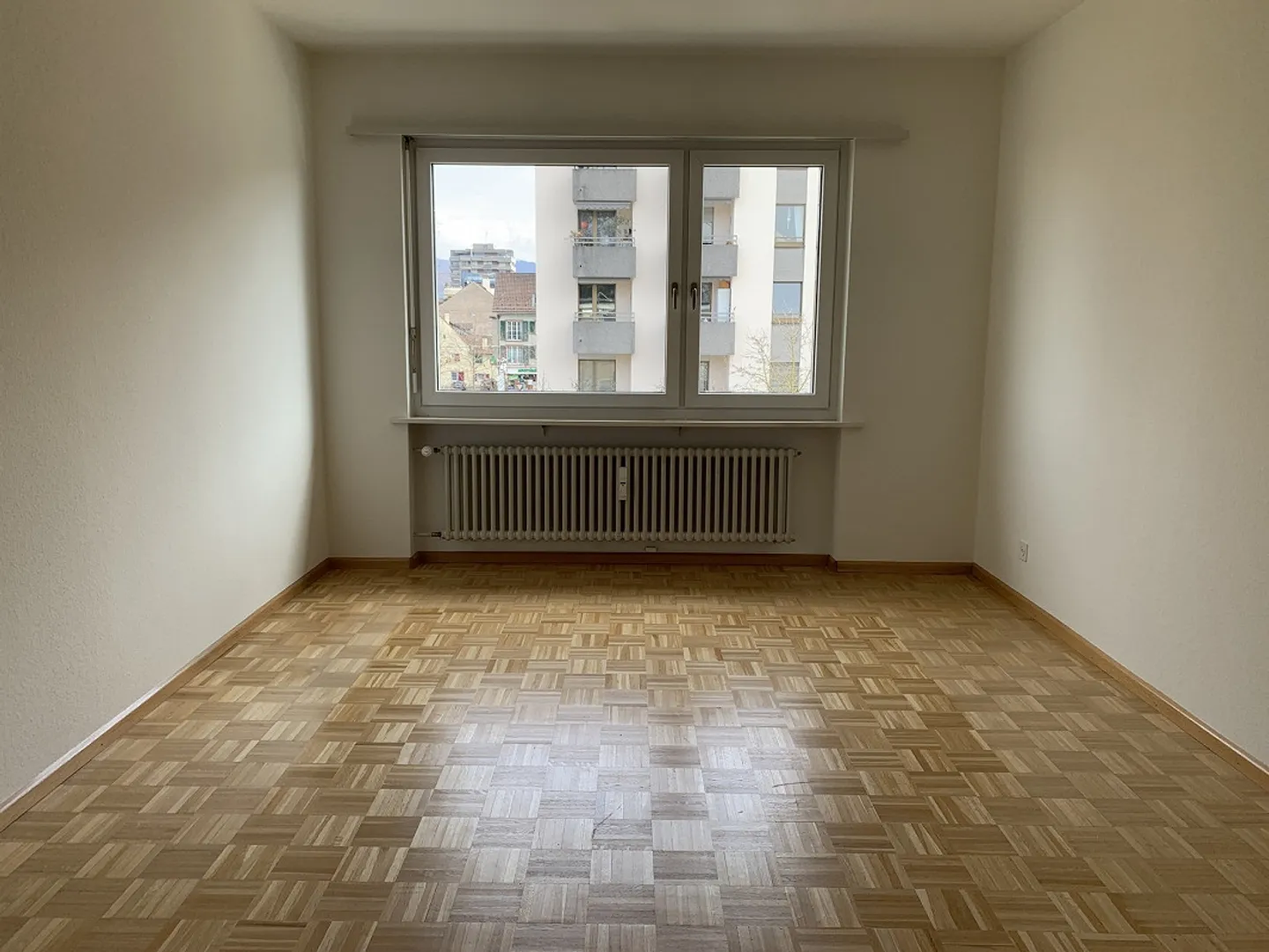 Ampio e luminoso appartamento di 4 stanze (103m²) con torre di lavaggio privata a Reinach-Dorf - Foto 12 di 18