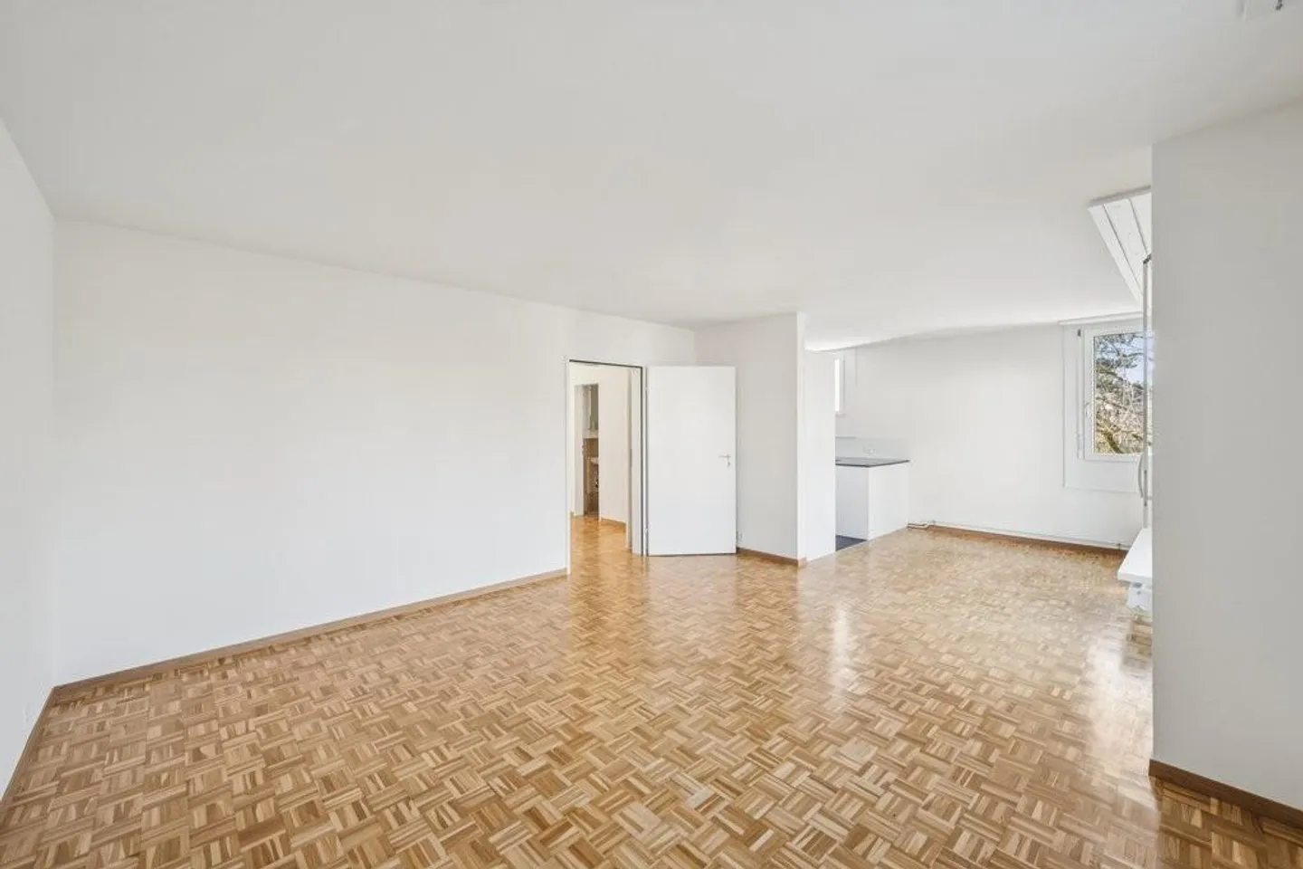 Bella appartamento di 4,5 stanze con grande balcone a Allschwil - Foto 4 di 12