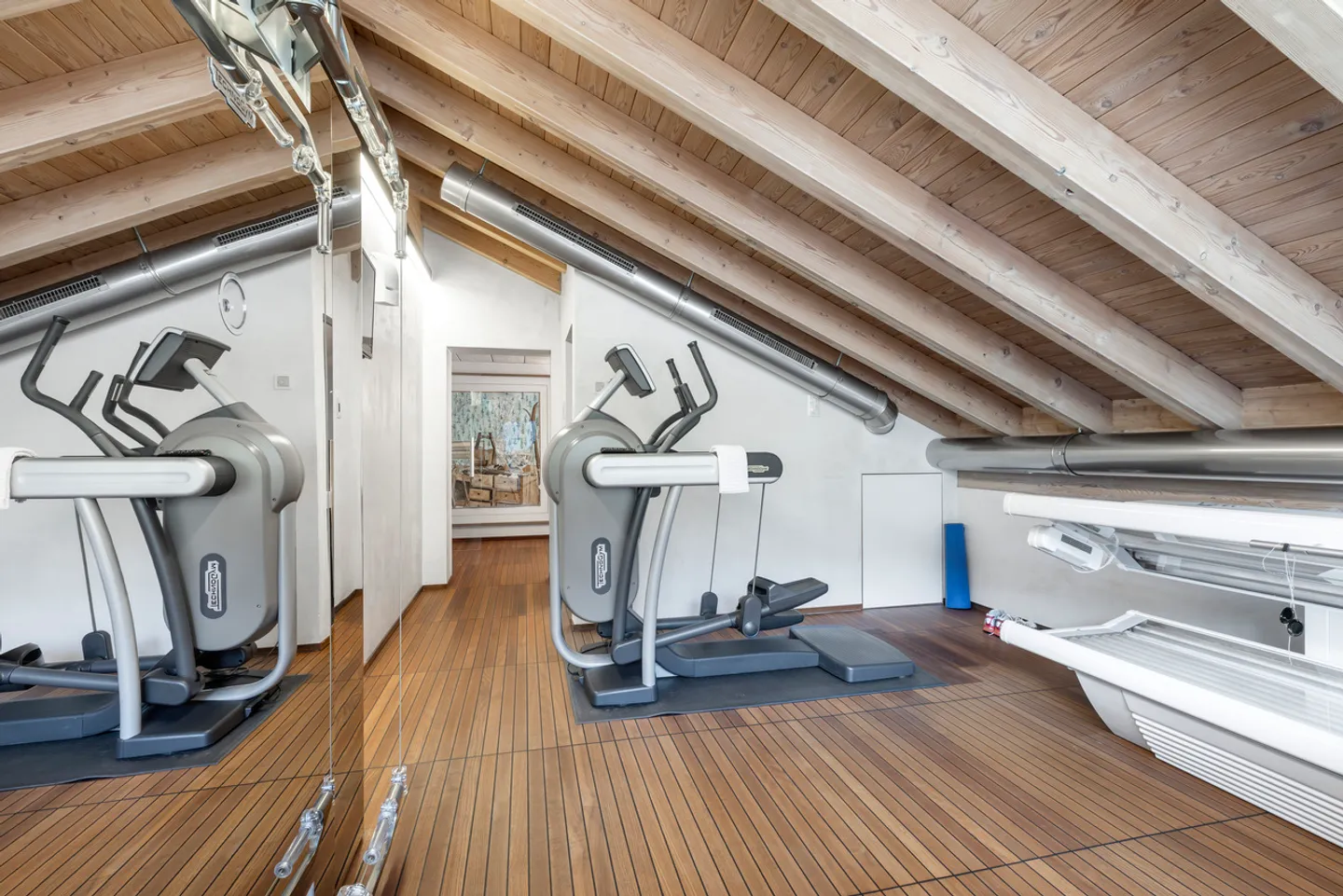 Extraordinary Triplex with Breathtaking Views - Photo 7 of 12