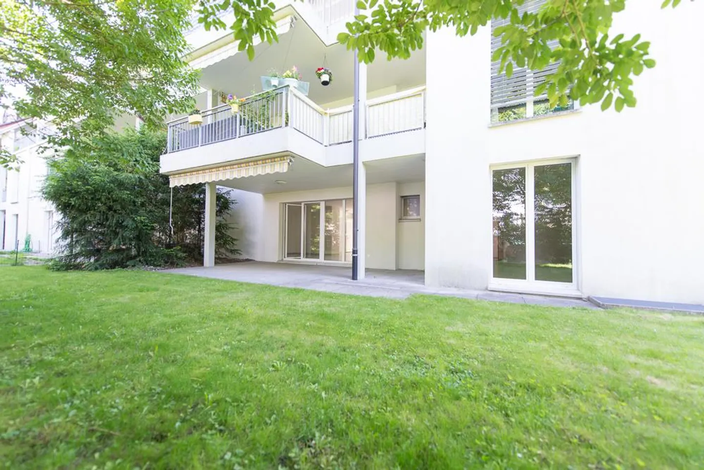 Beautiful Living - Photo 2 of 10