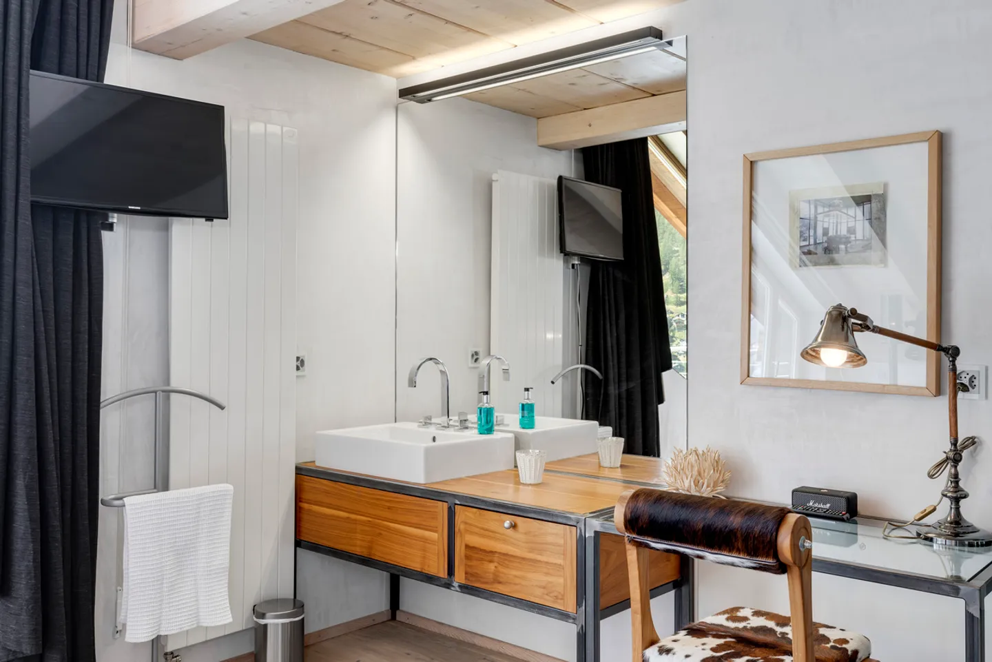 Extraordinary Triplex with Breathtaking Views - Photo 5 of 12