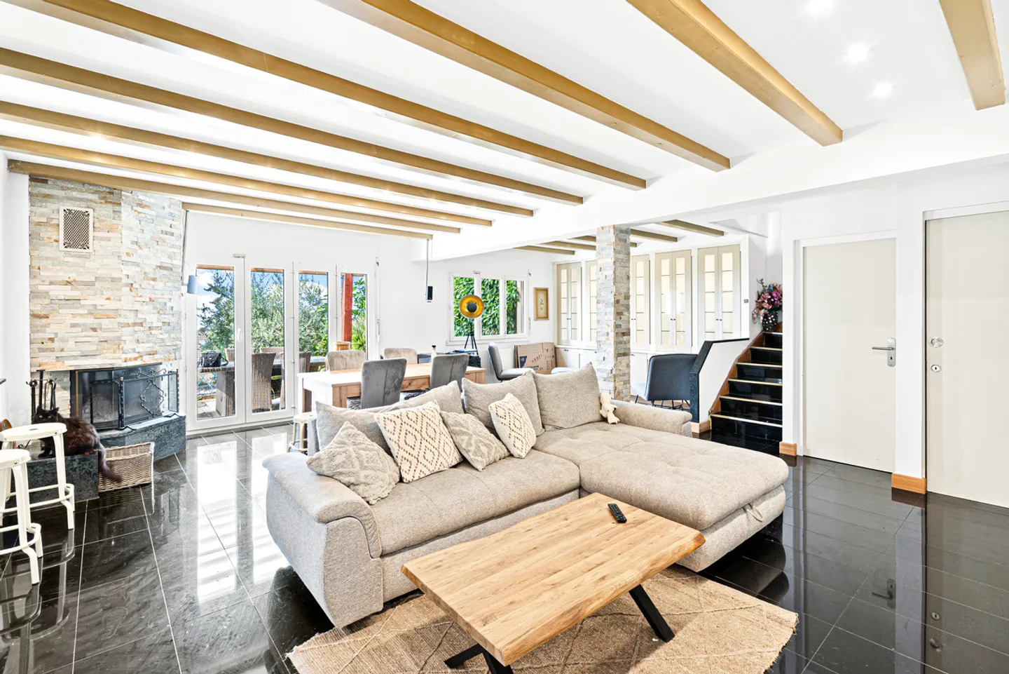 Maison exclusive avec piscine, jardin et terrasse - Photo 4 sur 13