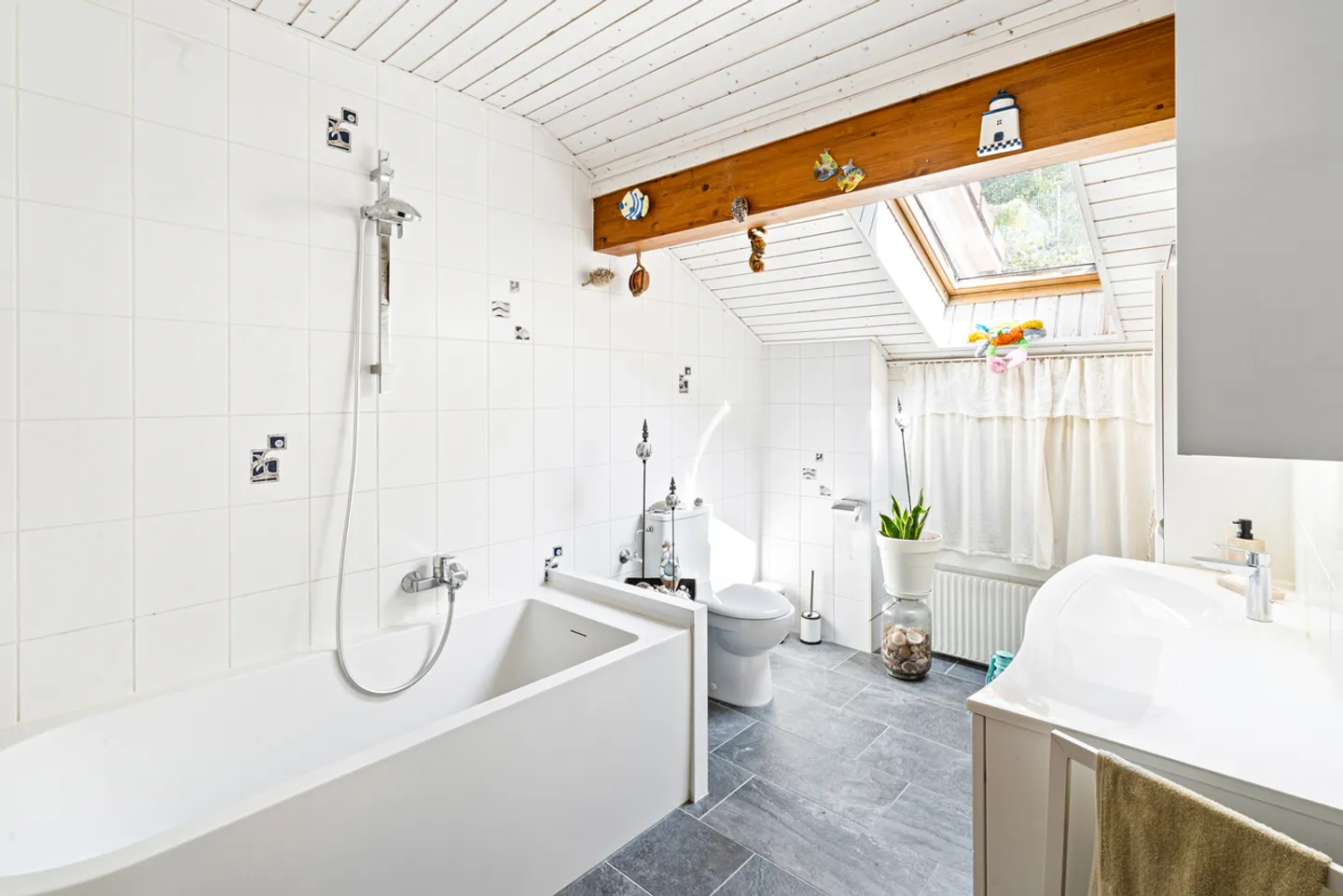Maison exclusive avec piscine, jardin et terrasse - Photo 13 sur 13