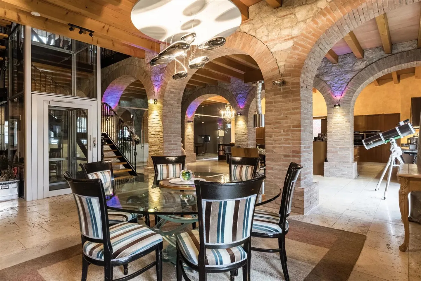 Extraordinary property that combines modernity and rustic authenticity - Photo 1 of 13