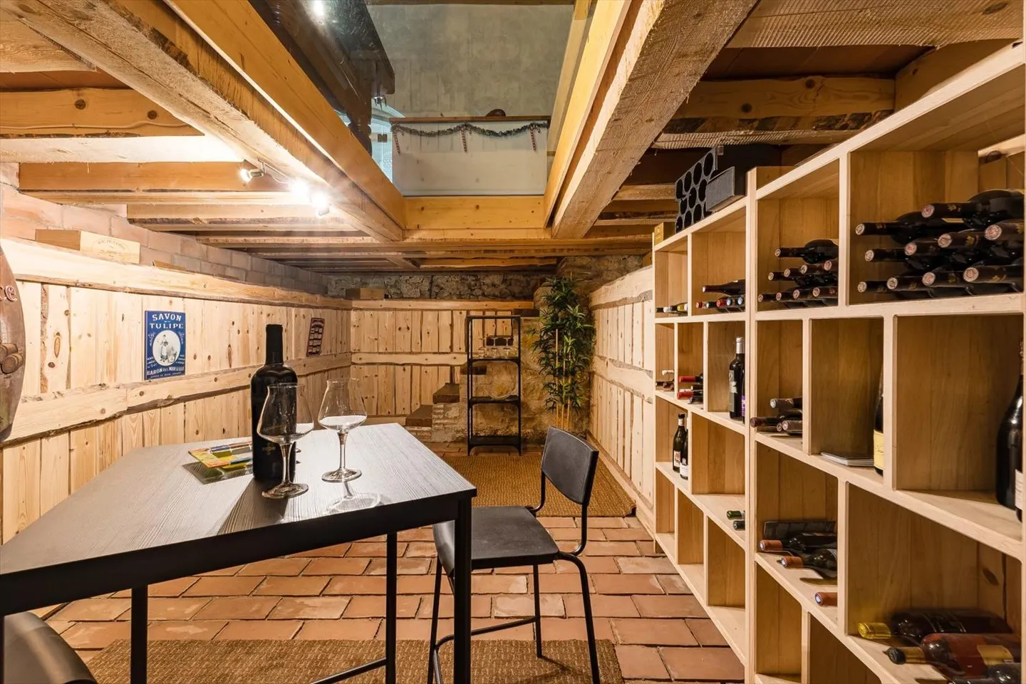 Extraordinary property that combines modernity and rustic authenticity - Photo 7 of 13