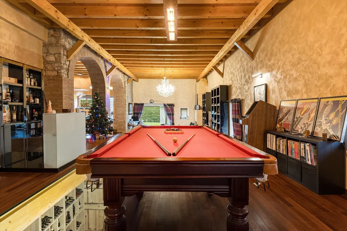 Extraordinary property that combines modernity and rustic authenticity - Photo 8 of 13