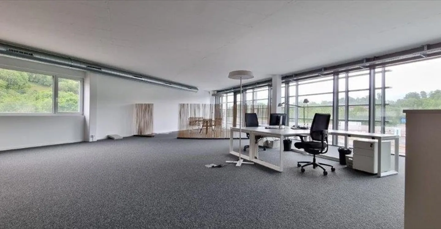 Bureau à louer - Photo 2 sur 6