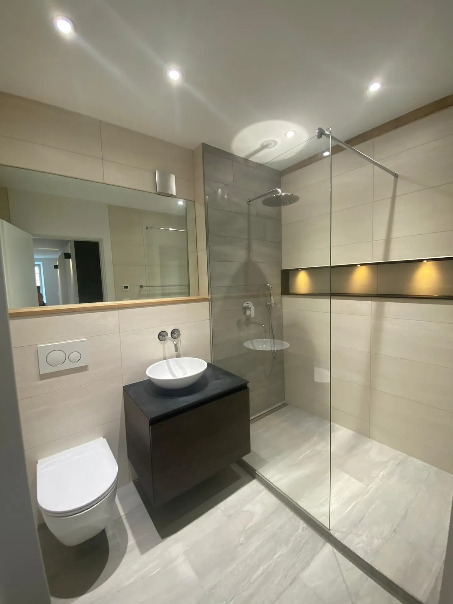 Charmante appartement 4.5 pièces dans un emplacement calme et central - Photo 2 sur 13