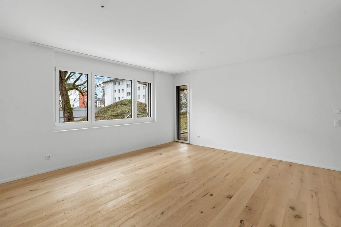 PRIMA AFFITTAZIONE dopo RISTRUTTURAZIONE COMPLETA! Appartamento giardino 4.5 stanze! NUOVE FOTO! - Foto 4 di 15