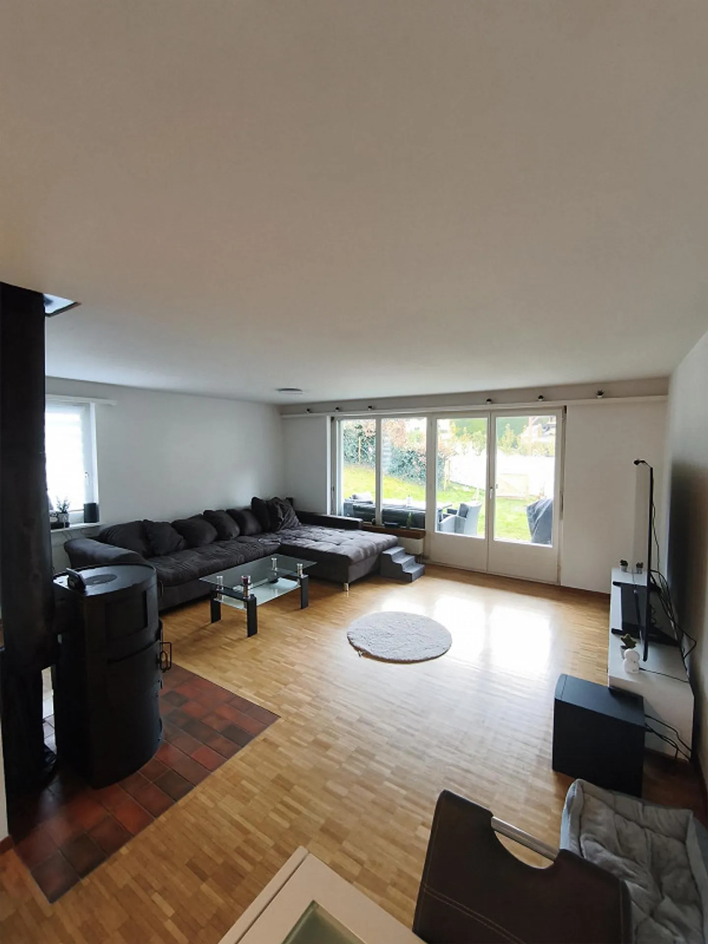 Appartement spacieux de 3,5 pièces dans un endroit calme - Photo 1 sur 7