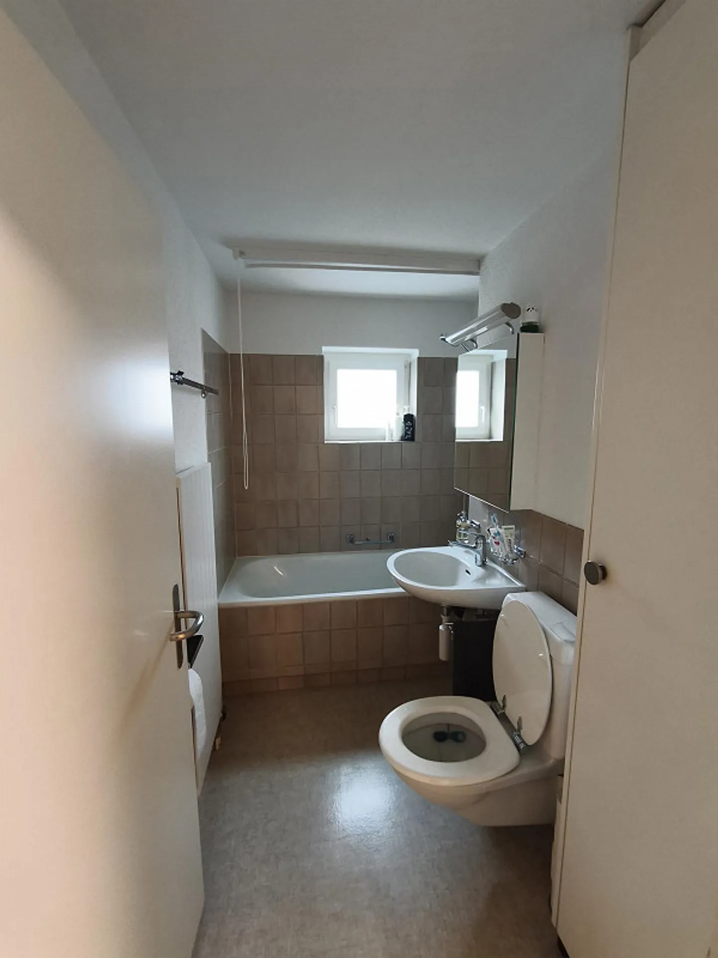 Appartement spacieux de 3,5 pièces dans un endroit calme - Photo 4 sur 7