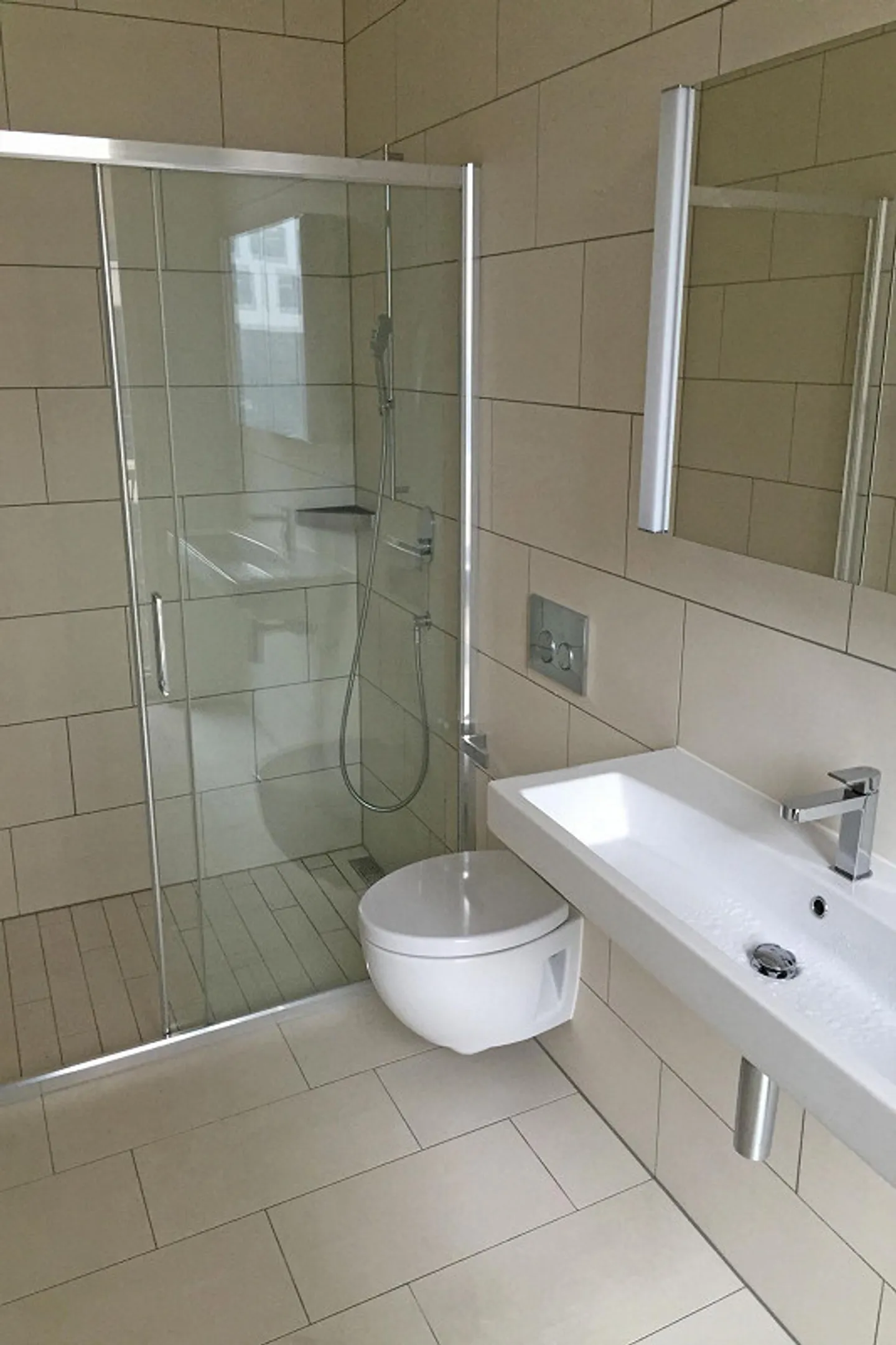 Appartement charmant avec deux salles de bain - Photo 4 sur 6