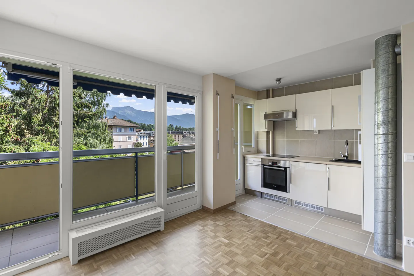 Incantevole studio ristrutturato con balcone - Foto 7 di 9