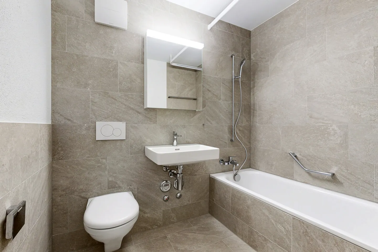 Cozy apartment in family-friendly development - Photo 9 of 10