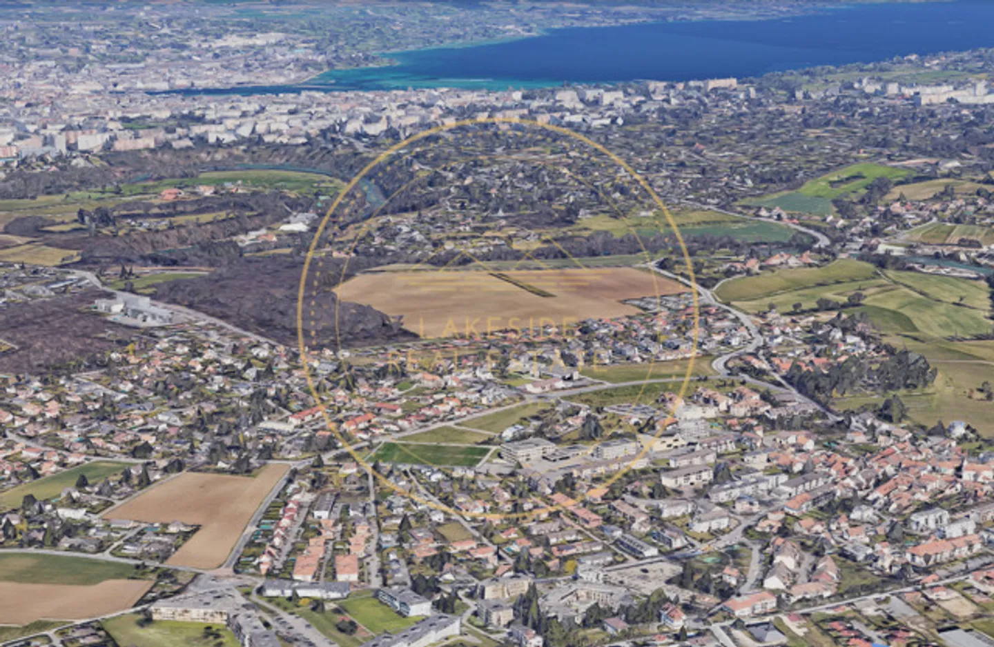 Moderne Doppelhaushälfte mit 200 m² Nutzfläche in der Nähe des Dorfes Veyrier - Foto 1 von 1