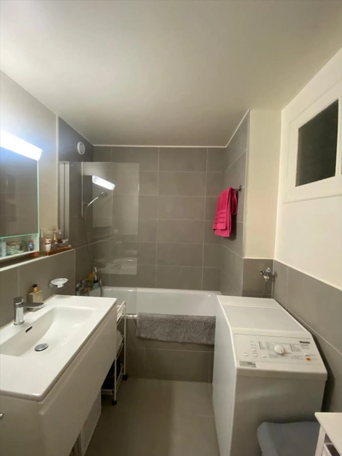 Beautiful renovated 3.5-room apartment - Photo 5 of 6