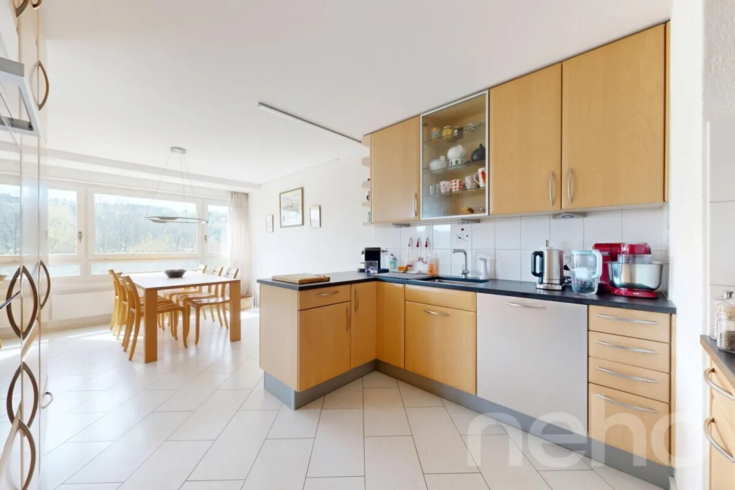 Spacious 5.5 Room Apartment for Families - Photo 4 of 12