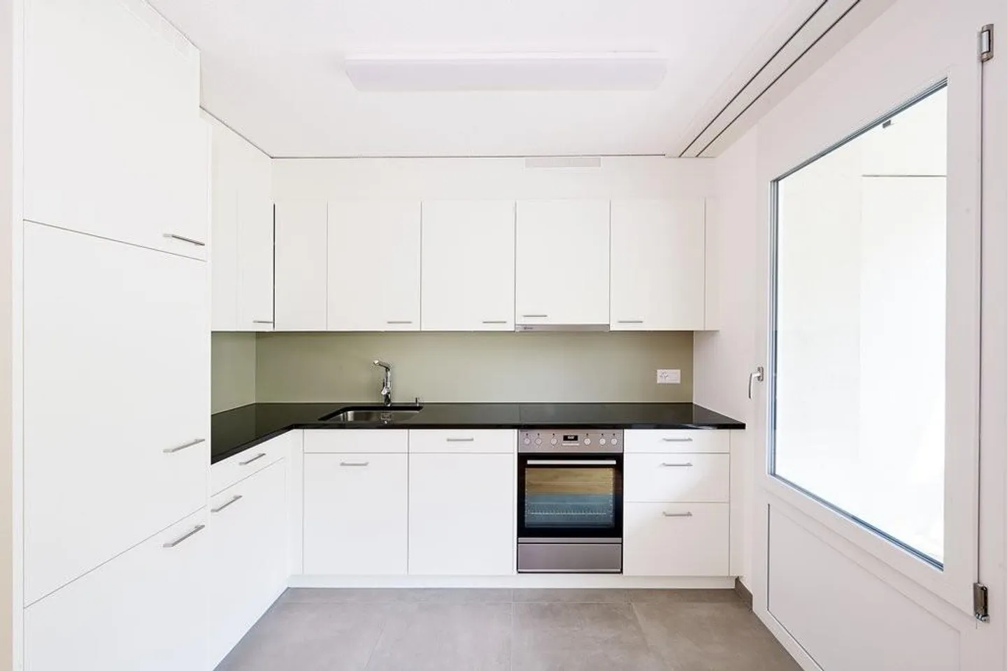 Modern 2-room apartment with large balcony! - Photo 3 of 12