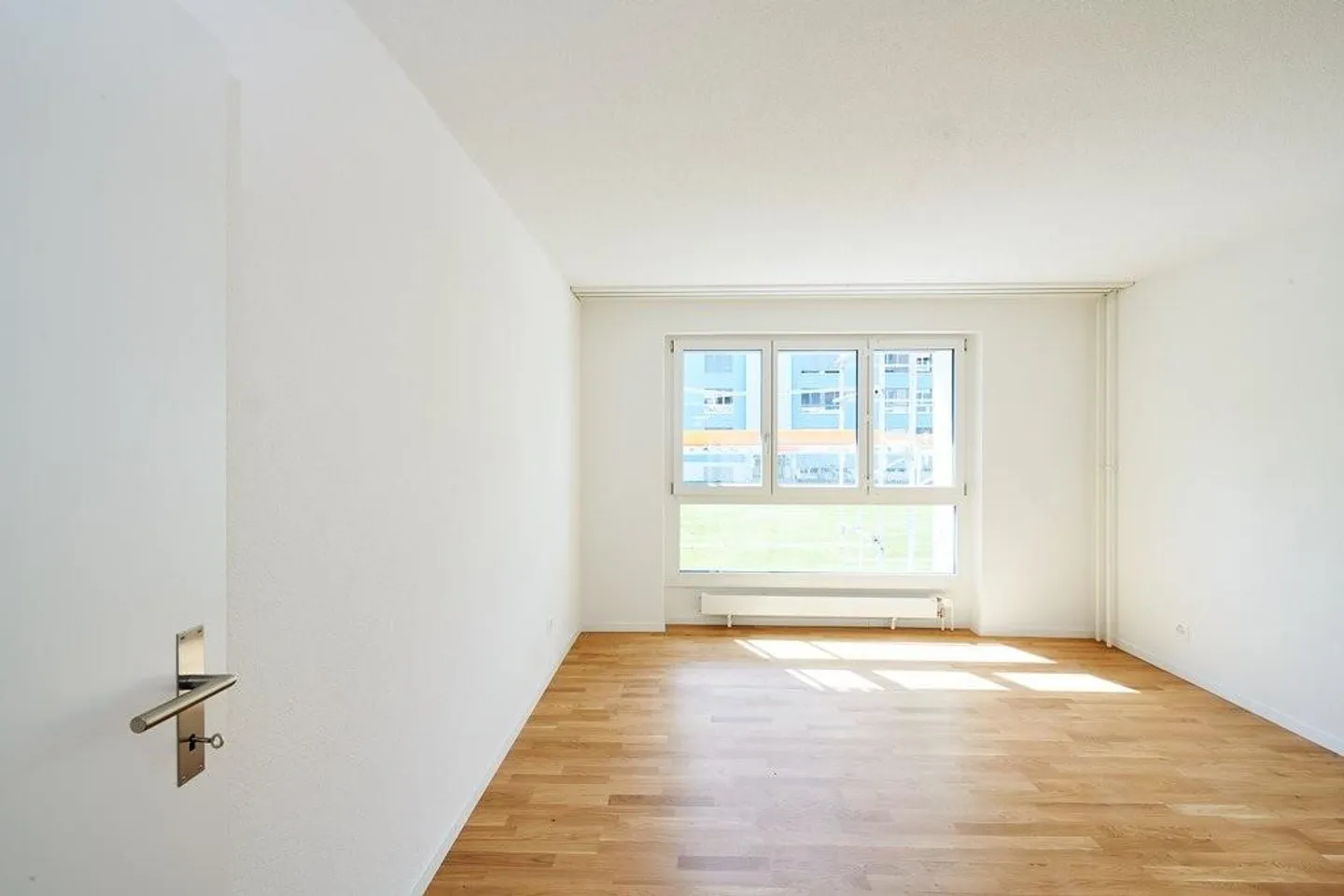 Modern 2-room apartment with large balcony! - Photo 8 of 12