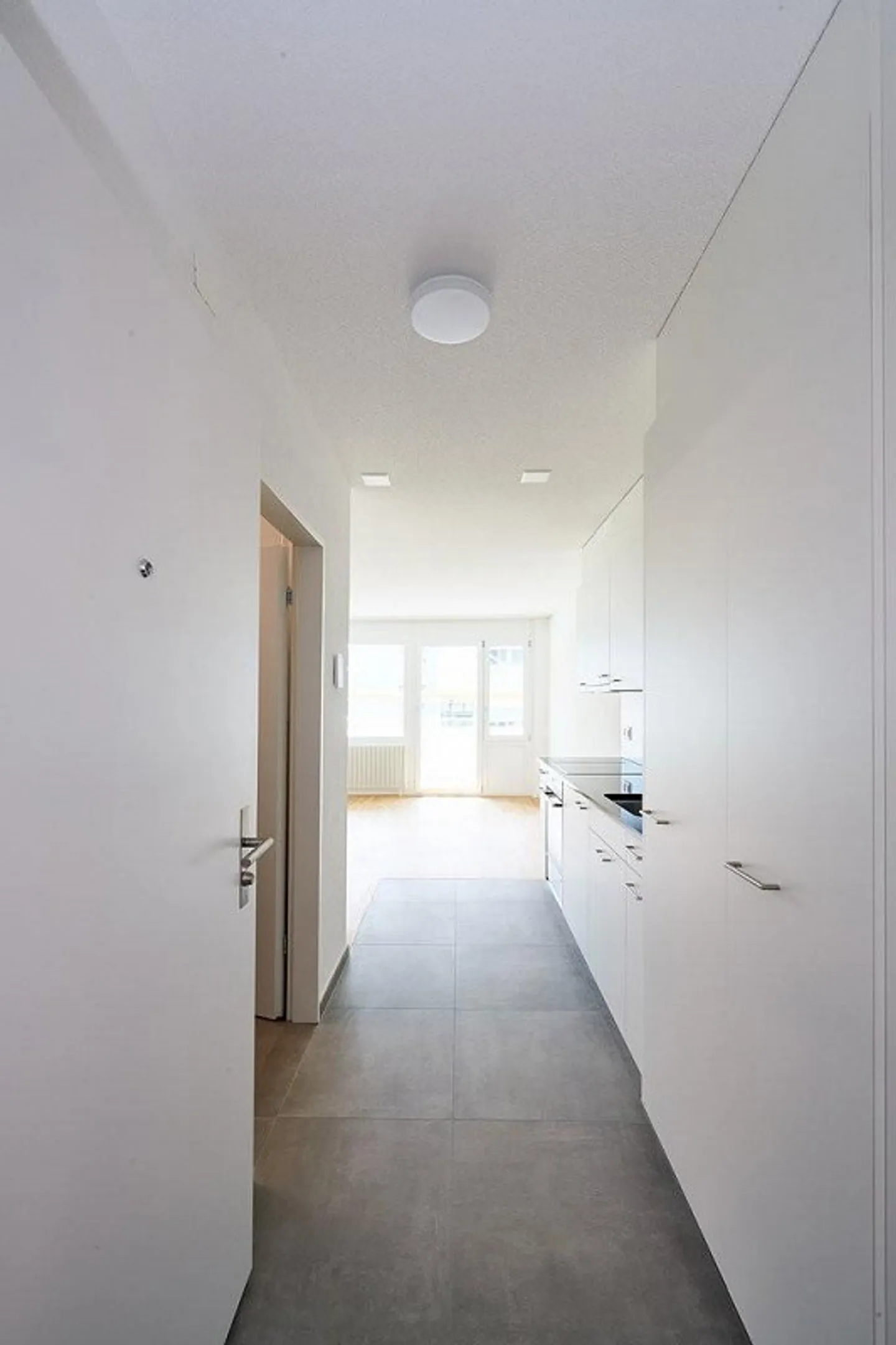 Modern 2-room apartment with large balcony! - Photo 10 of 12
