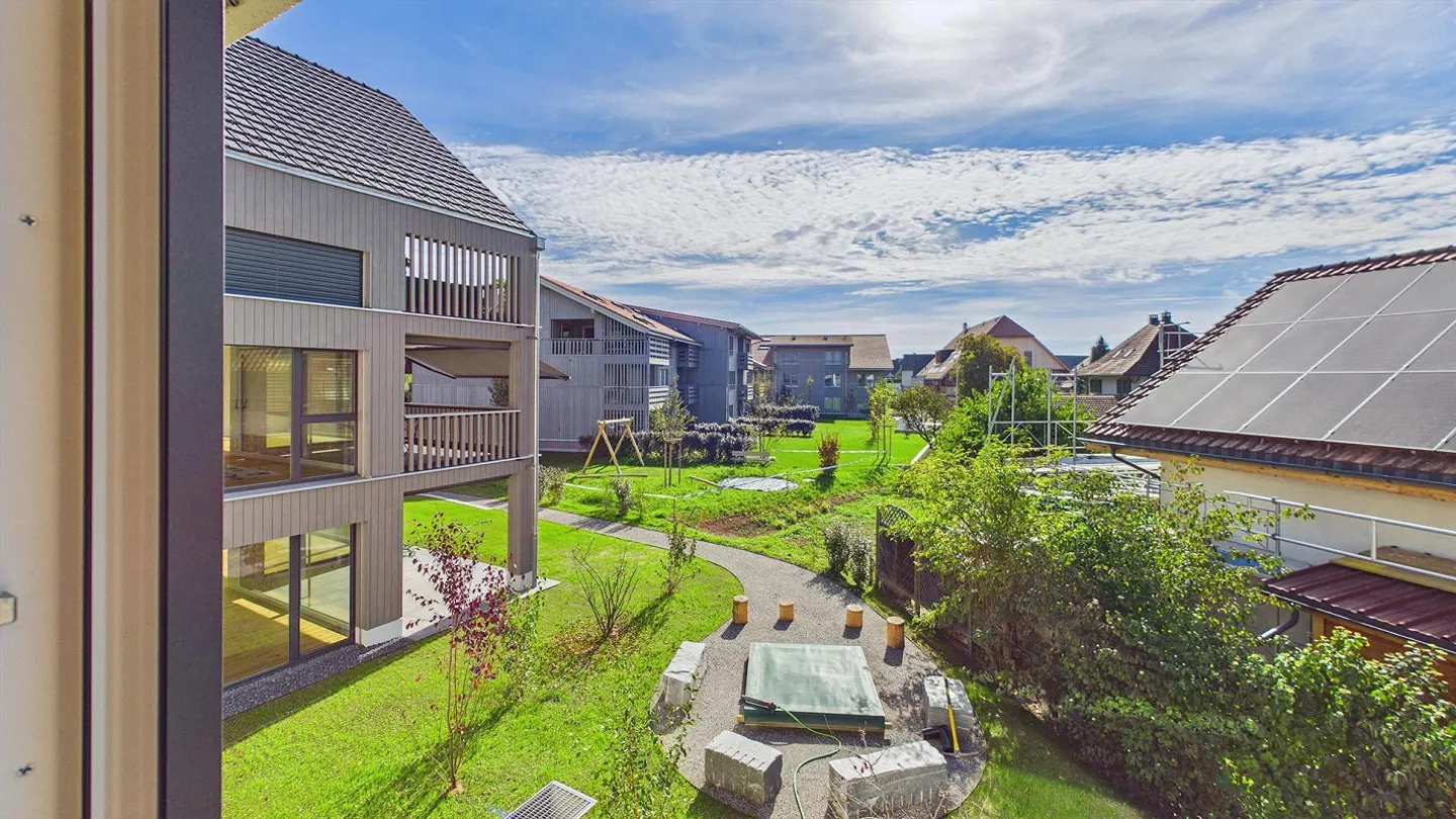 Is the house too big? Here you can enjoy your own garden. - Photo 4 of 27