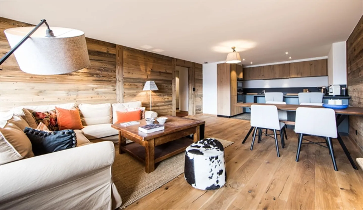 Outstanding 2-room apartment in the center of Verbier with villas in the valley. - Photo 2 of 15