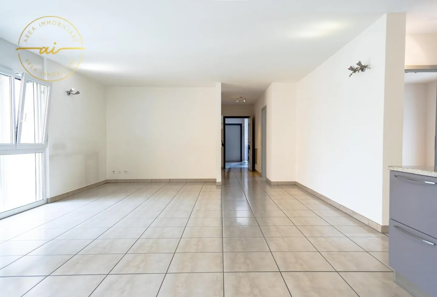 BRIGHT APARTMENT 4.5 ROOMS IN CASTEL SAN PIETRO - Photo 9 of 13