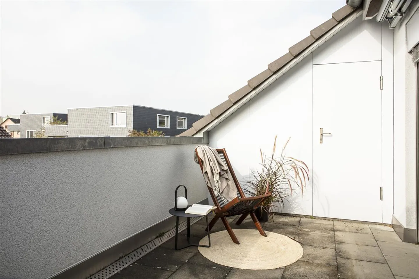 Appartamento mansardato tranquillo con loggia - Foto 6 di 7