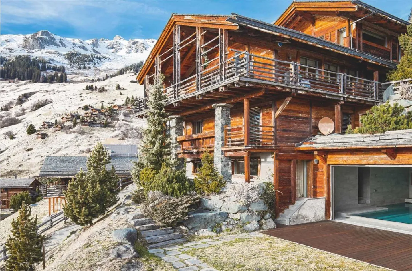 GRANDE CHALET 7 CAMERE - VISTA INEGUAGLIABILE - Foto 2 di 12