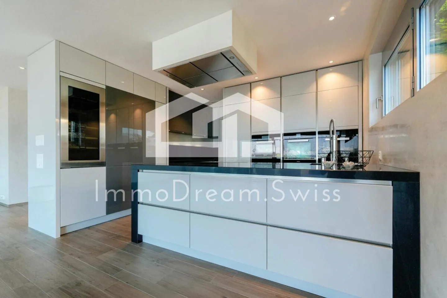 Modernes Apartment mit Seeblick - Foto 4 von 13