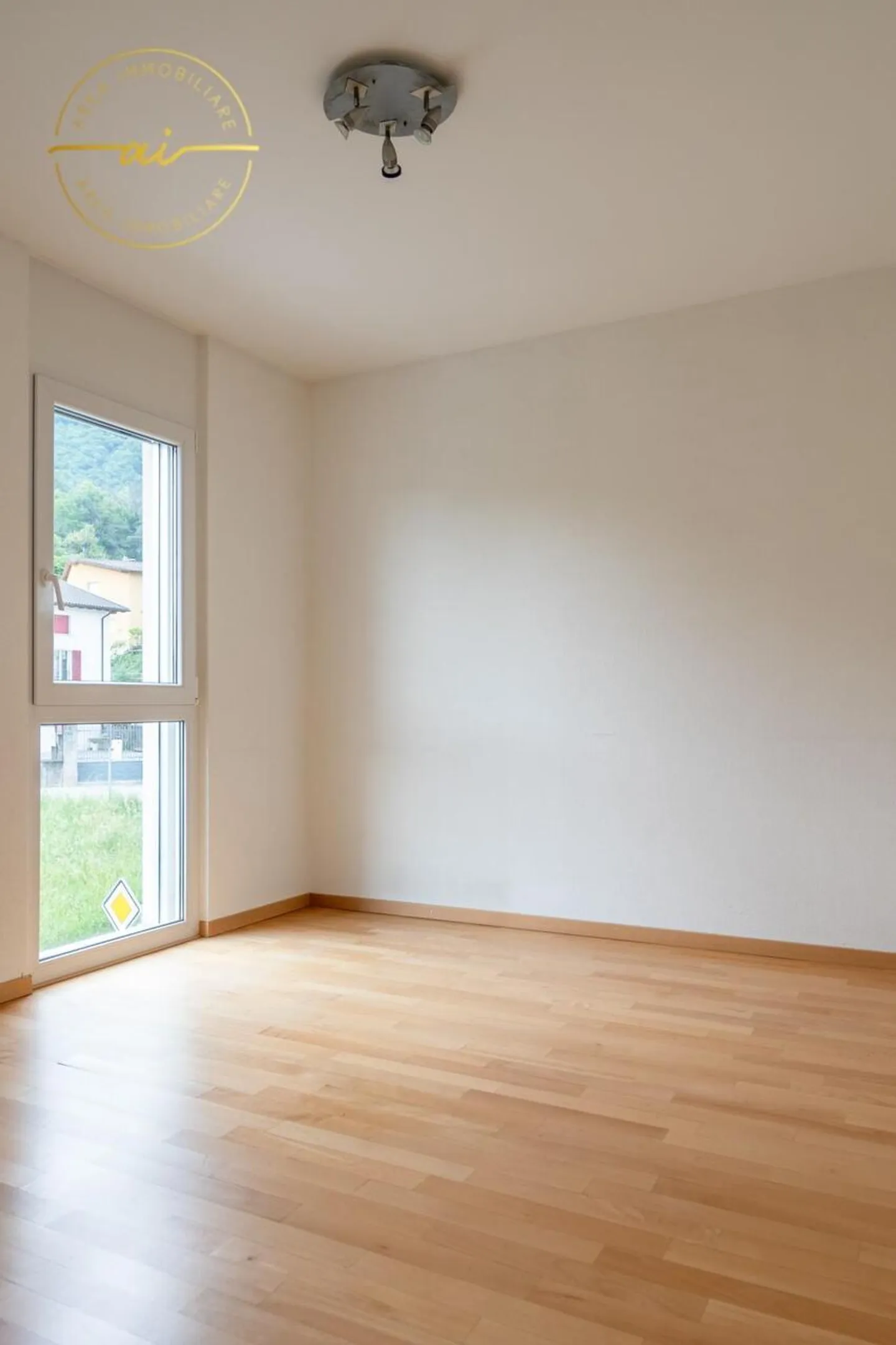 BRIGHT APARTMENT 4.5 ROOMS IN CASTEL SAN PIETRO - Photo 13 of 13