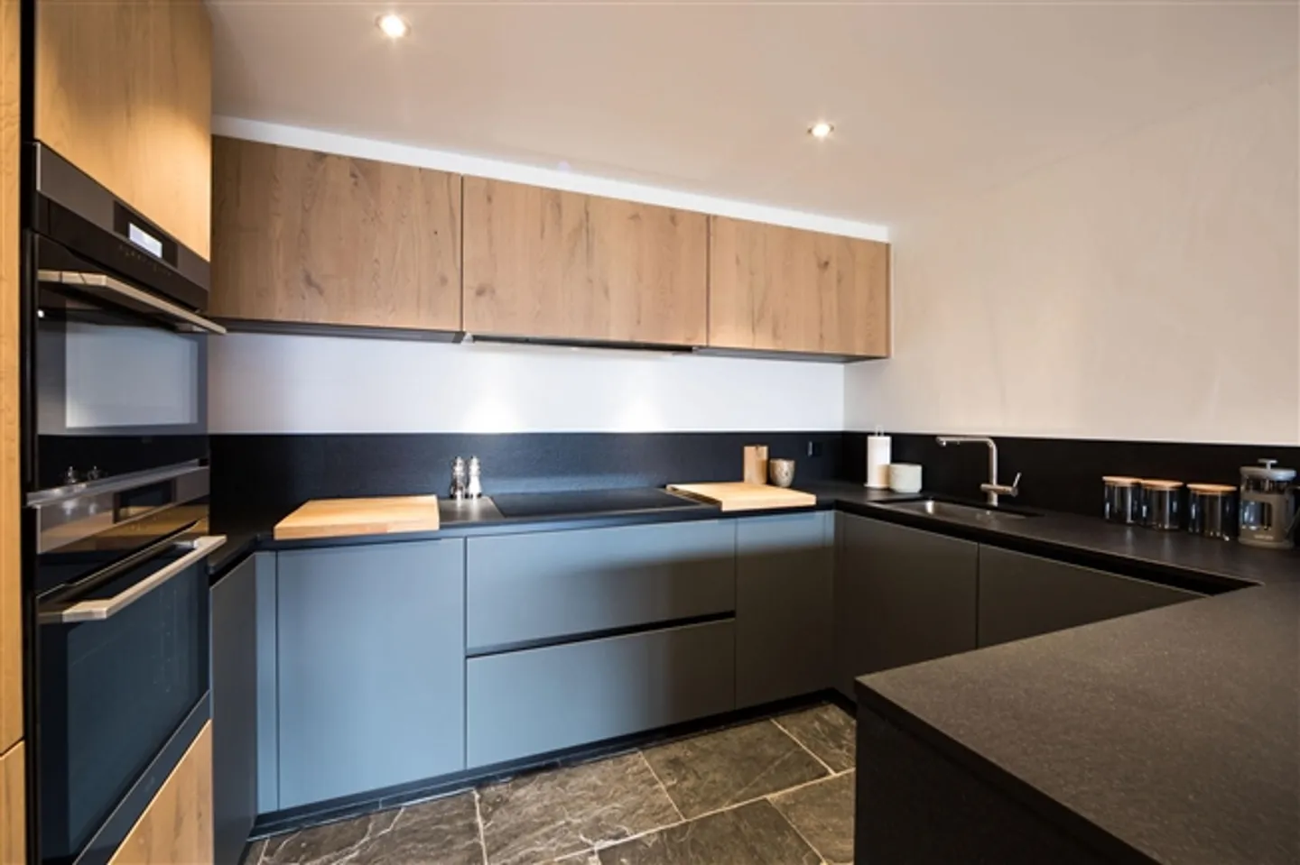 Outstanding 2-room apartment in the center of Verbier with villas in the valley. - Photo 4 of 15