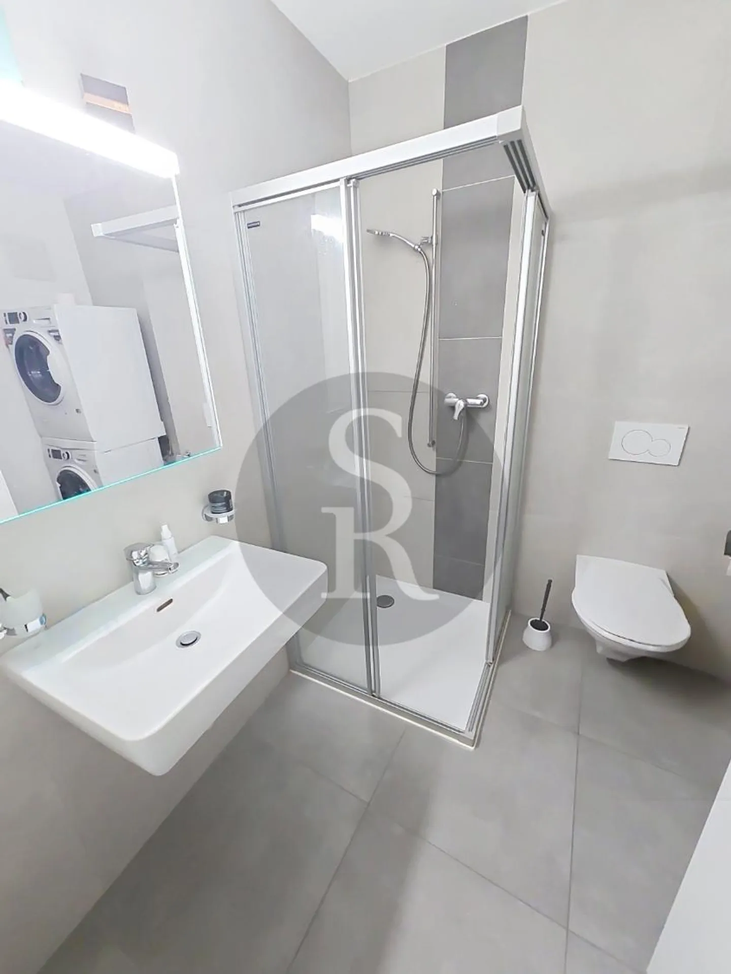 2.5 Room Apartment - Photo 1 of 6