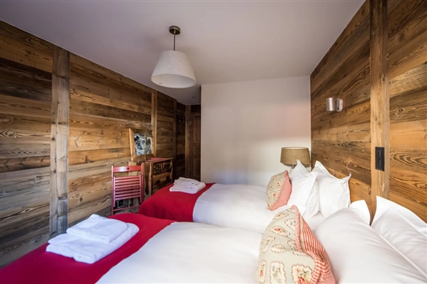 Outstanding 2-room apartment in the center of Verbier with villas in the valley. - Photo 11 of 15