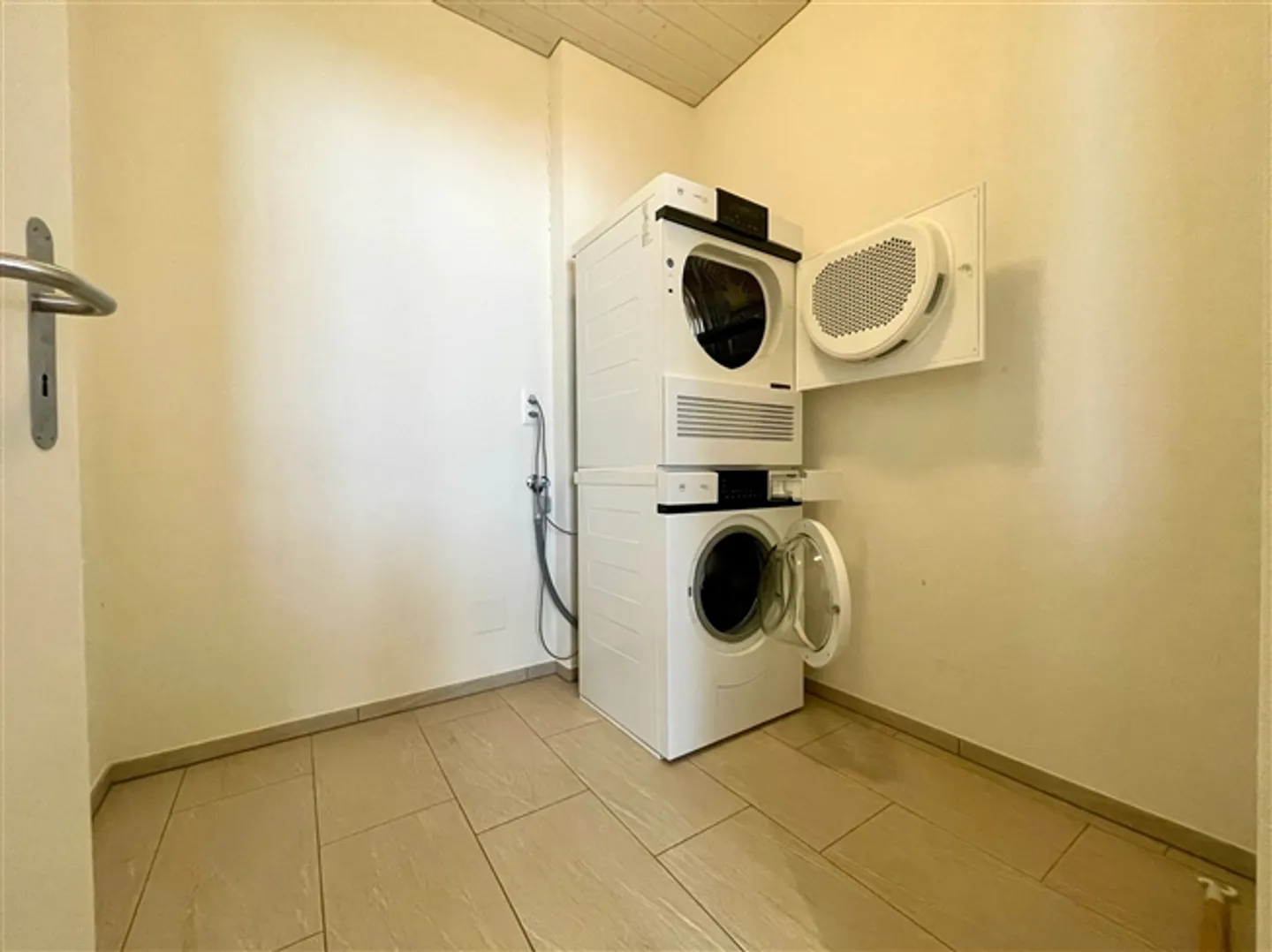 Appartement lumineux au rez-de-chaussée avec jardin 4.5 pièces à Bözberg - Photo 6 sur 6