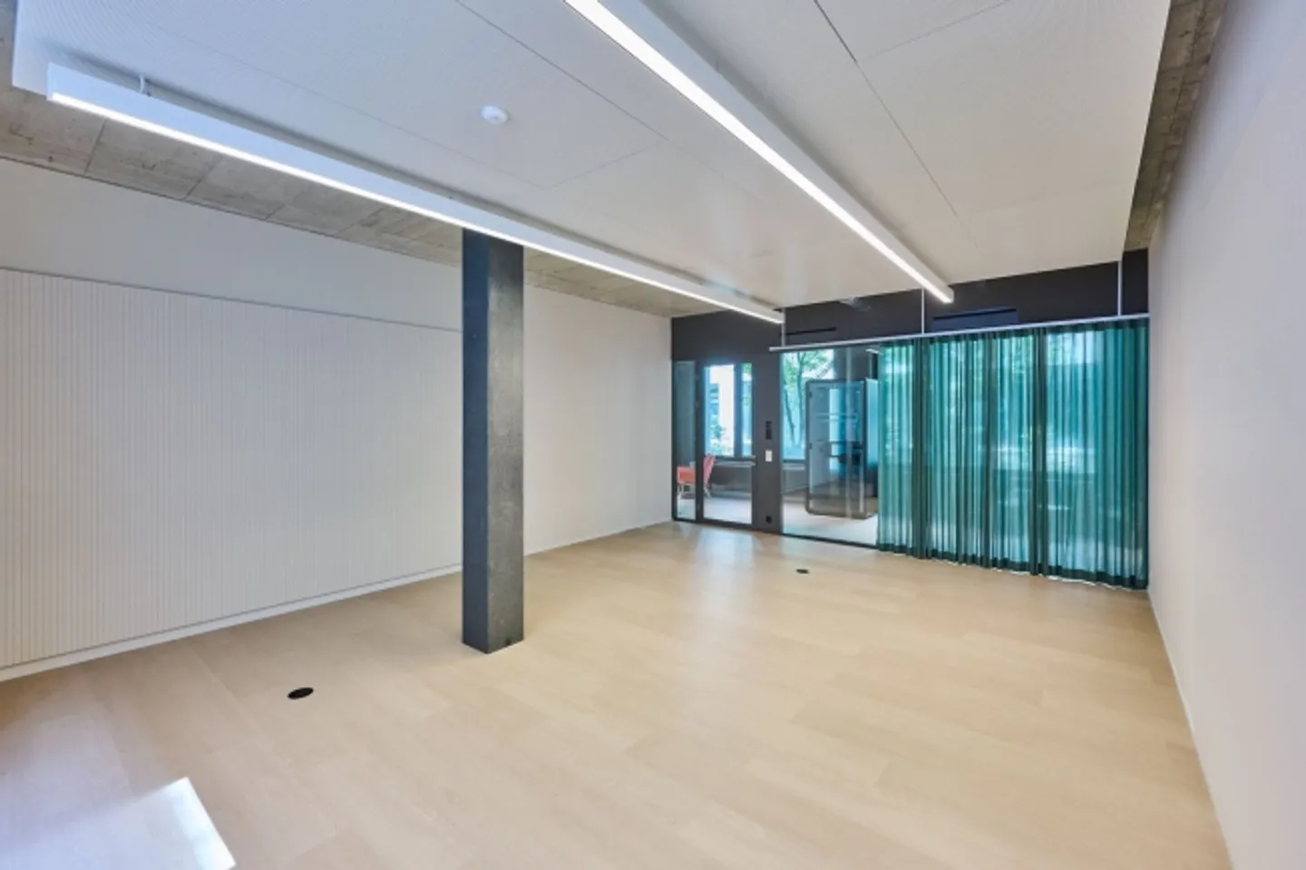 Office space for rent - Photo 6 of 8