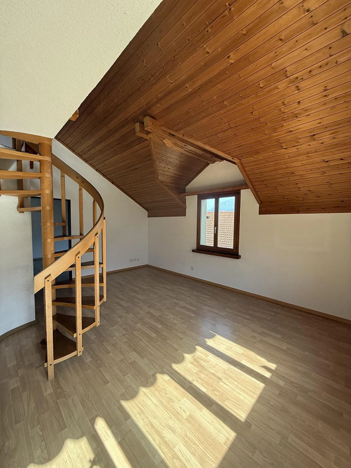 Incantevole appartamento di 2,5 stanze con galleria - Foto 4 di 9