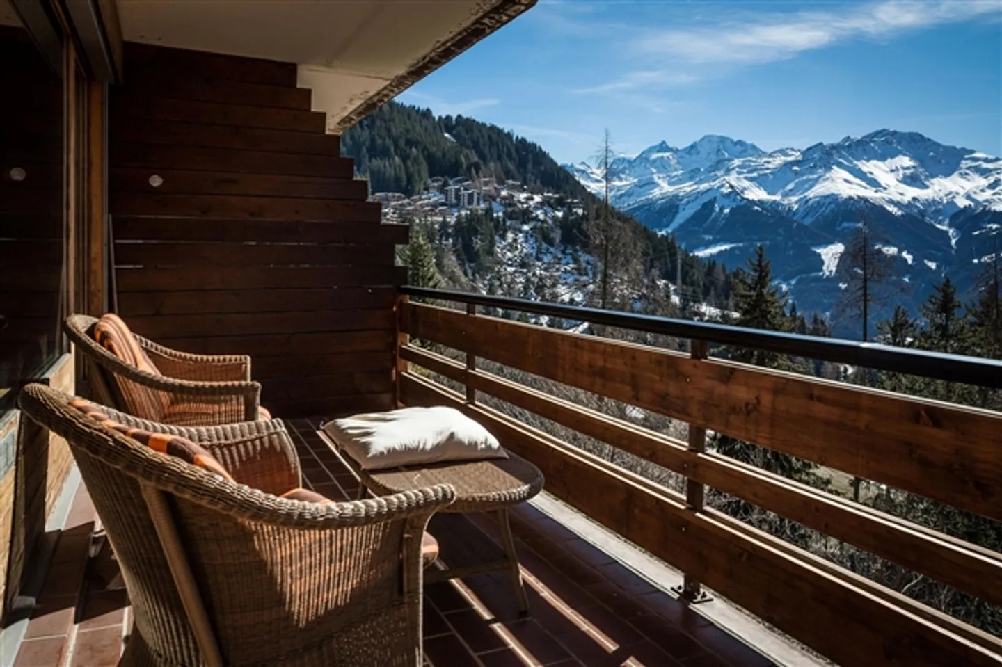Outstanding 2-room apartment in the center of Verbier with villas in the valley. - Photo 15 of 15