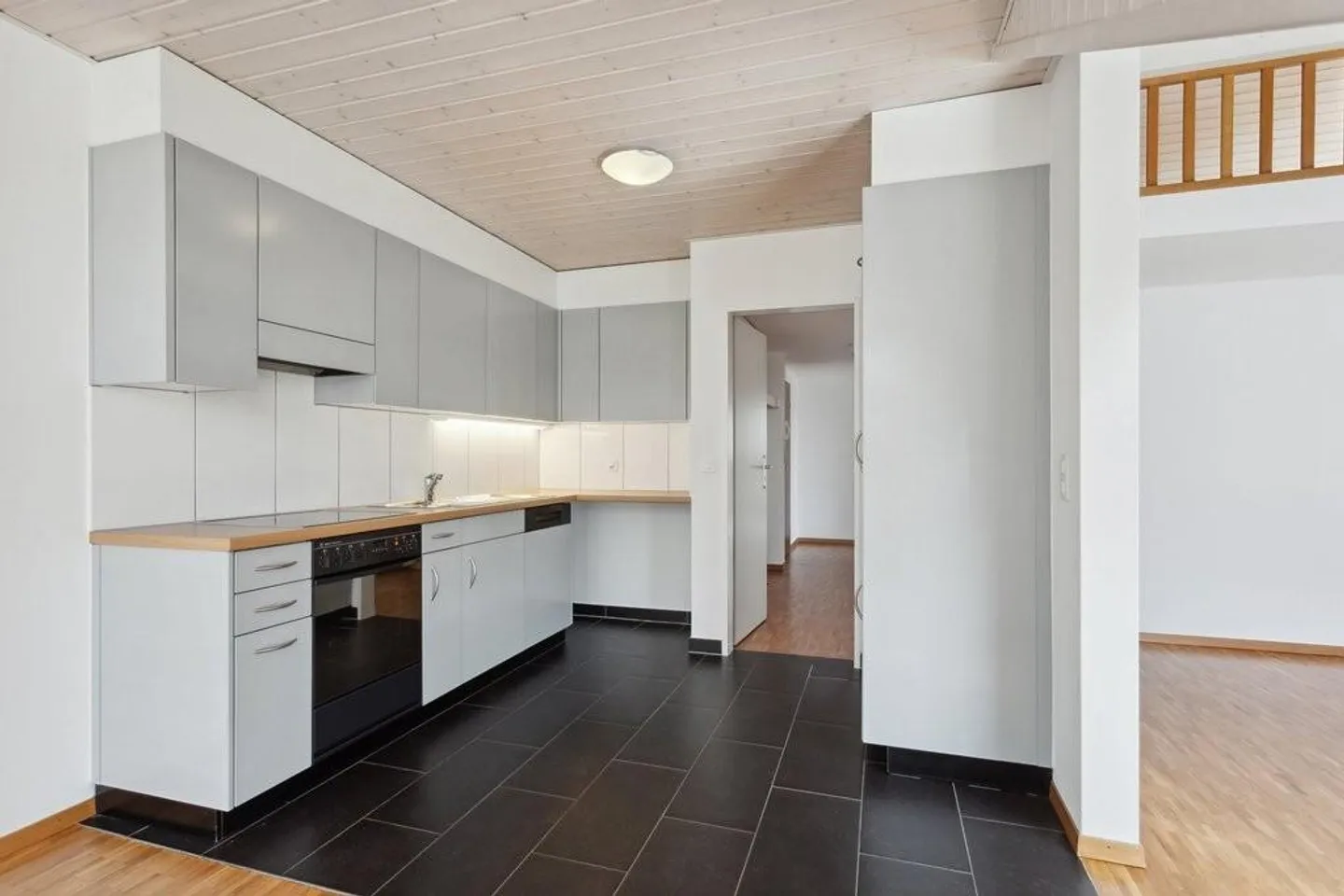 Zu vermieten ohne Kaution - Geräumige Wohnung mit Mezzanin - Foto 4 von 9