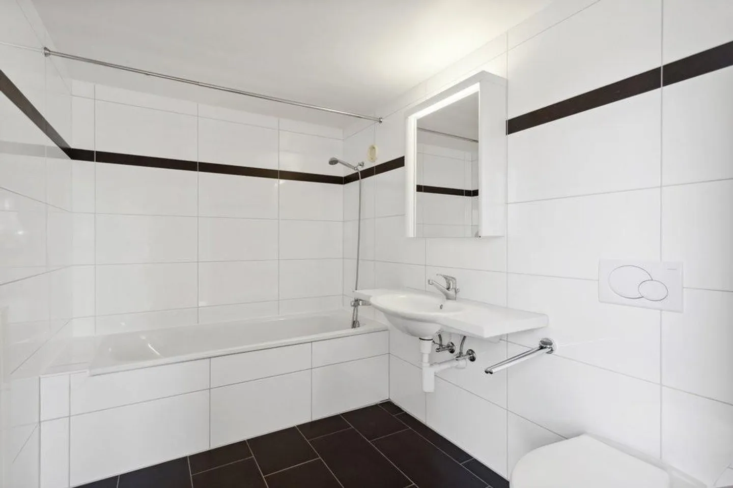 Zu vermieten ohne Kaution - Geräumige Wohnung mit Mezzanin - Foto 8 von 9