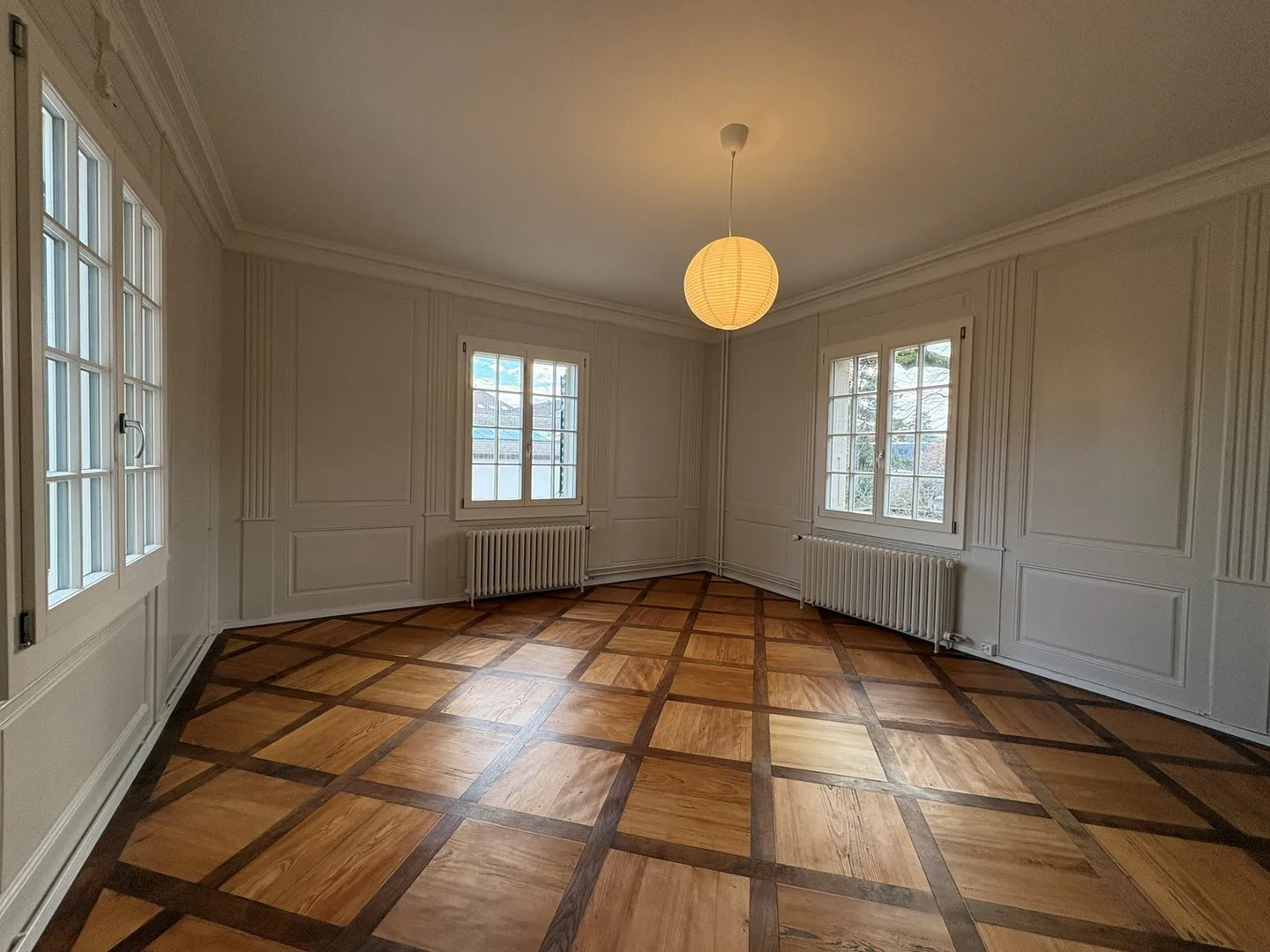 Appartement spacieux de 2 pièces au 1er étage d'une charmante maison patricienne - Photo 3 sur 10