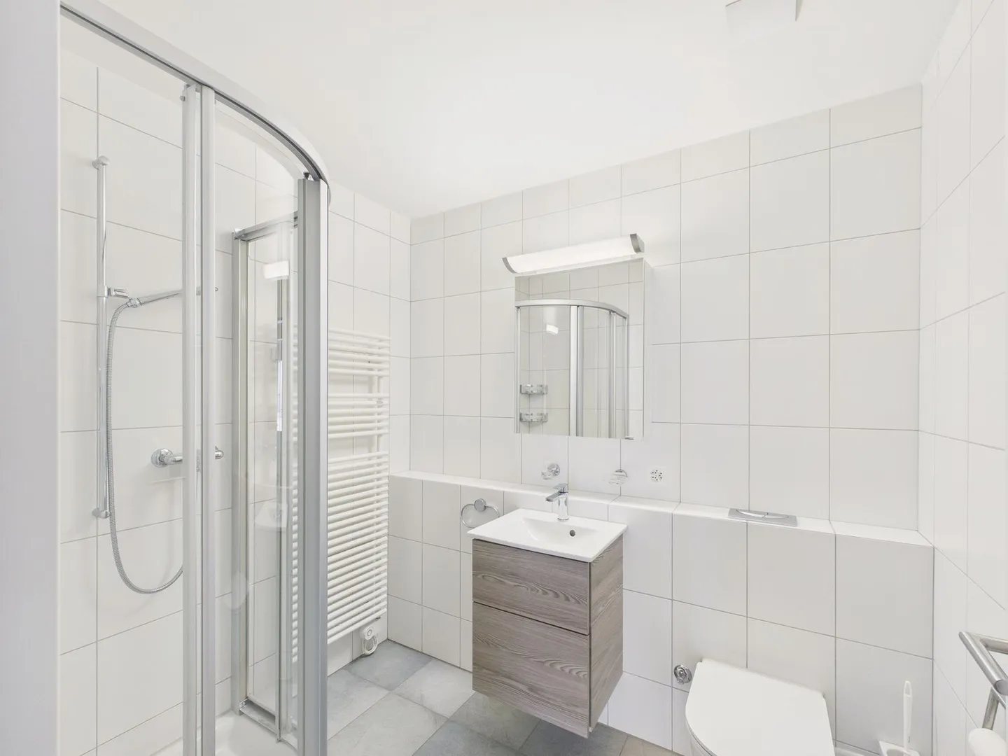 Grosszügige 5.5-Zimmer-Wohnung mit Terrasse in Ebmatingen, Kanton Zürich - Foto 10 von 13