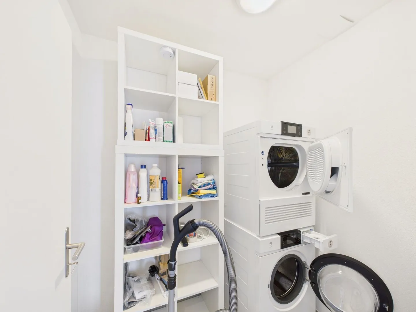 Grosszügige 5.5-Zimmer-Wohnung mit Terrasse in Ebmatingen, Kanton Zürich - Foto 11 von 13