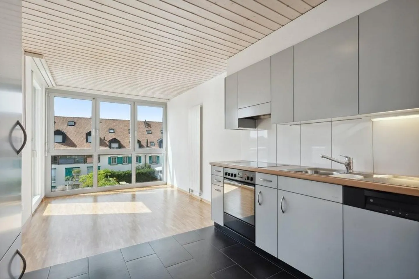 Zu vermieten ohne Kaution - Geräumige Wohnung mit Mezzanin - Foto 5 von 9