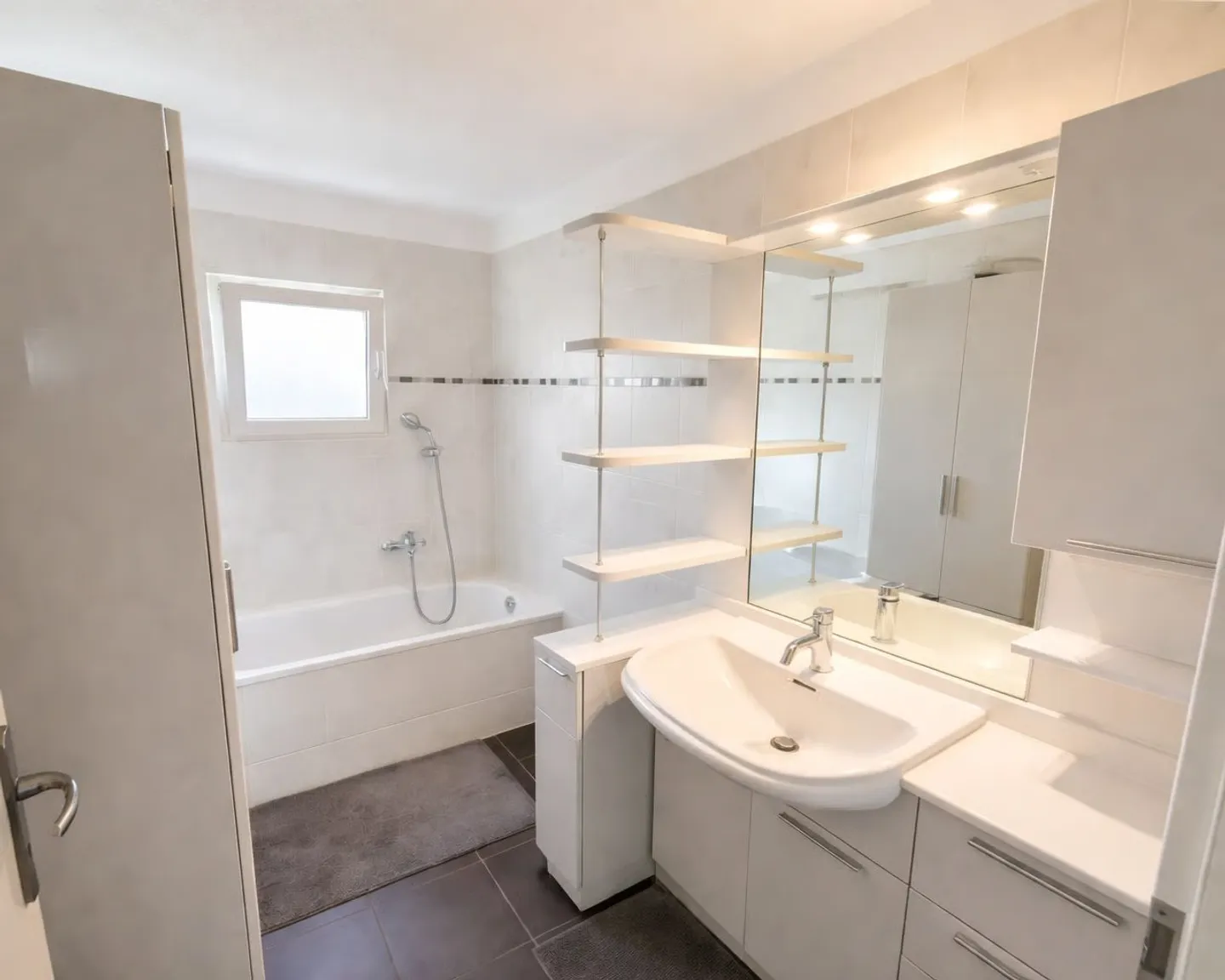 Exclusive 4.5-room apartment - Also suitable as a second residence - Photo 5 of 8
