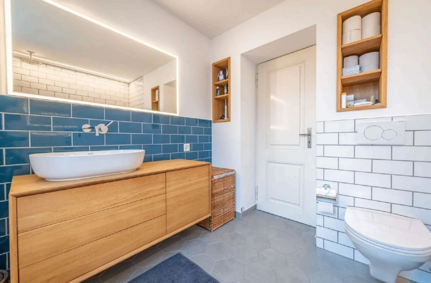 Appartement spacieux de 2 pièces au 1er étage d'une charmante maison patricienne - Photo 7 sur 10