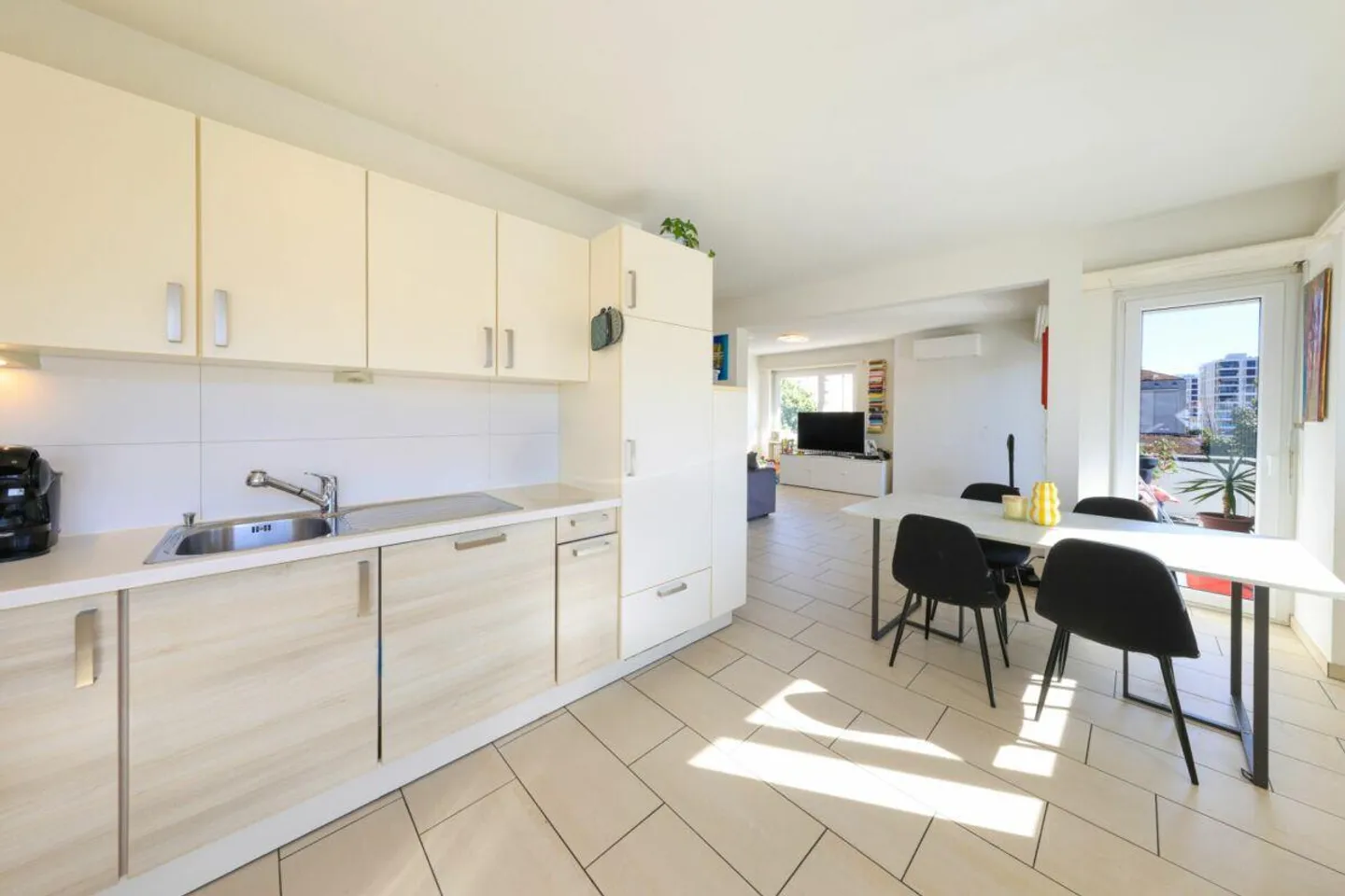 LOCARNO - Appartement en emplacement central - Photo 3 sur 14