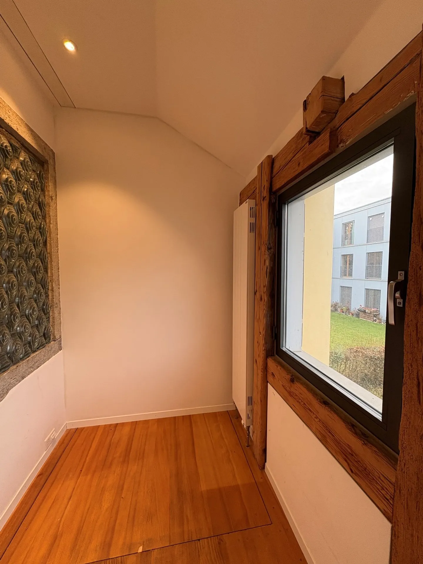 Appartement spacieux de 2 pièces au 1er étage d'une charmante maison patricienne - Photo 9 sur 10