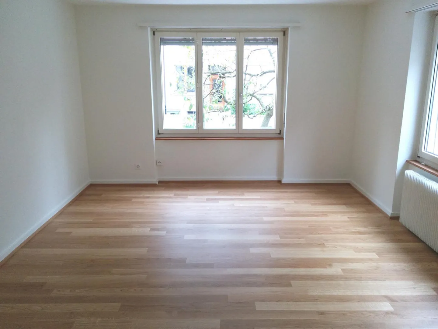 ATTRACTIVE 4.5 ROOM APARTMENT IN A CENTRAL LOCATION - Photo 4 of 6