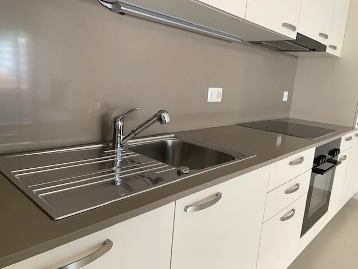 Luminoso appartamento di 2 locali a Cassarate - Foto 3 di 10